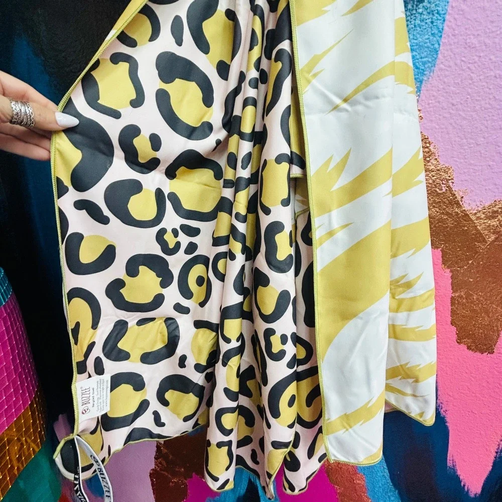 Buzzee Recycled Beach Pool Towel Leopard Lightning Sand Resistant Quick Dry‎ New